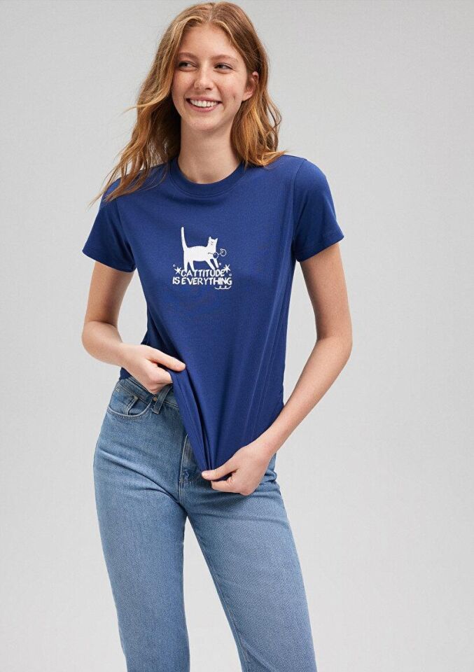 MAVİ KADIN KEDİ BASKILI GRAFIK TIŞORT Koyu Saks Mav 1612202-70722