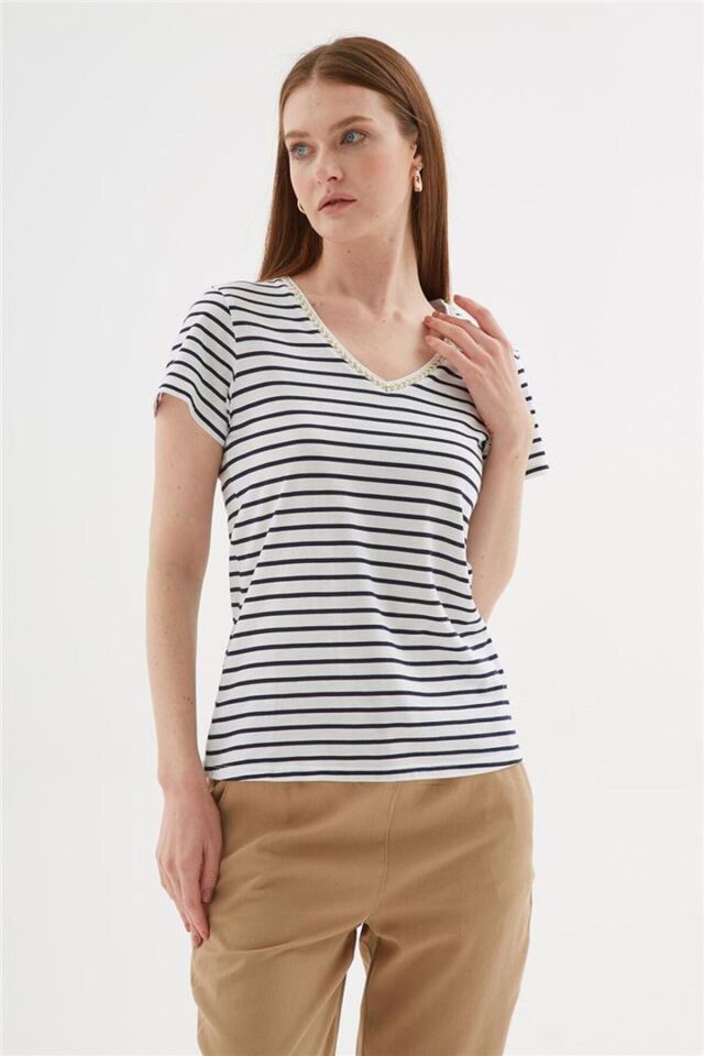 FASHION FRIENDS KADIN V YAKA T-SHİRT 25Y0478K1
