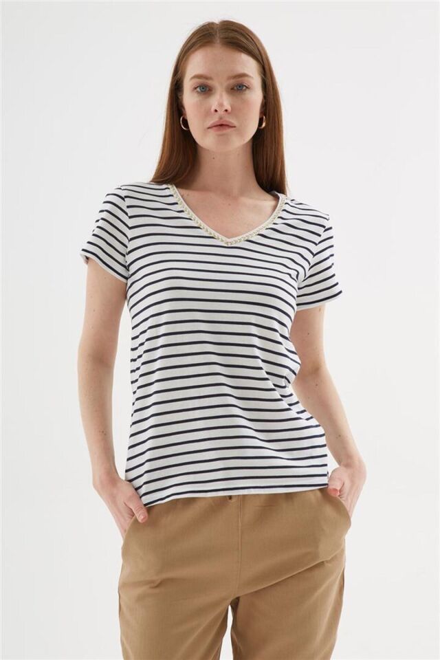 FASHION FRIENDS KADIN V YAKA T-SHİRT 25Y0478K1