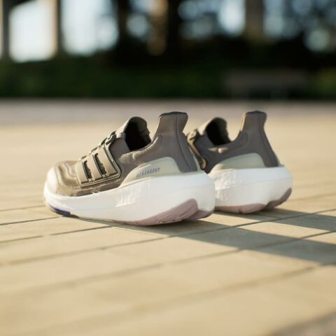 ADİDAS UNISEX KOŞU AYAKKABISI ULTRABOOST LIGHT IE3331 KAHVERENGİ - 40,5