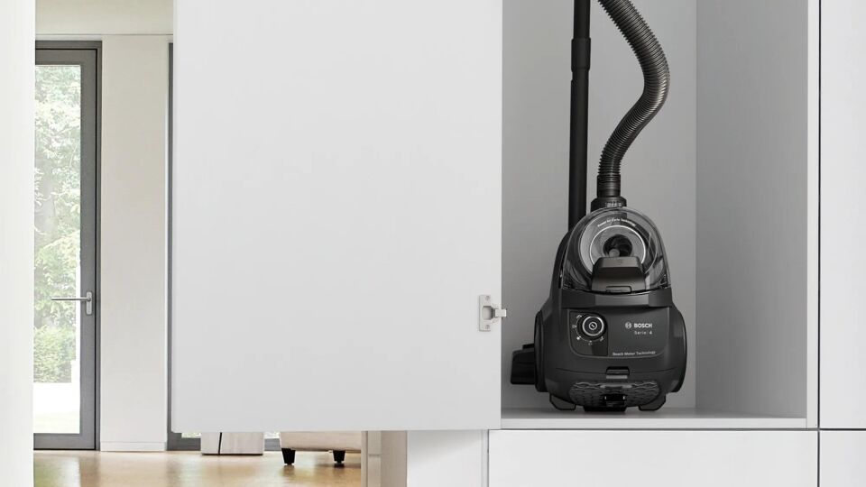BOSCH BGC21X300 SERİE 4 TOZ TORBASIZ SÜPÜRGE 500W BGC21X300