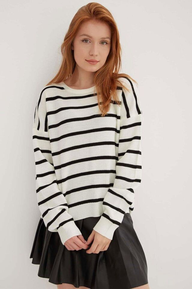 FASHION FRIENDS KADIN ÇİZGİLİ KAZAK 24K0477K1