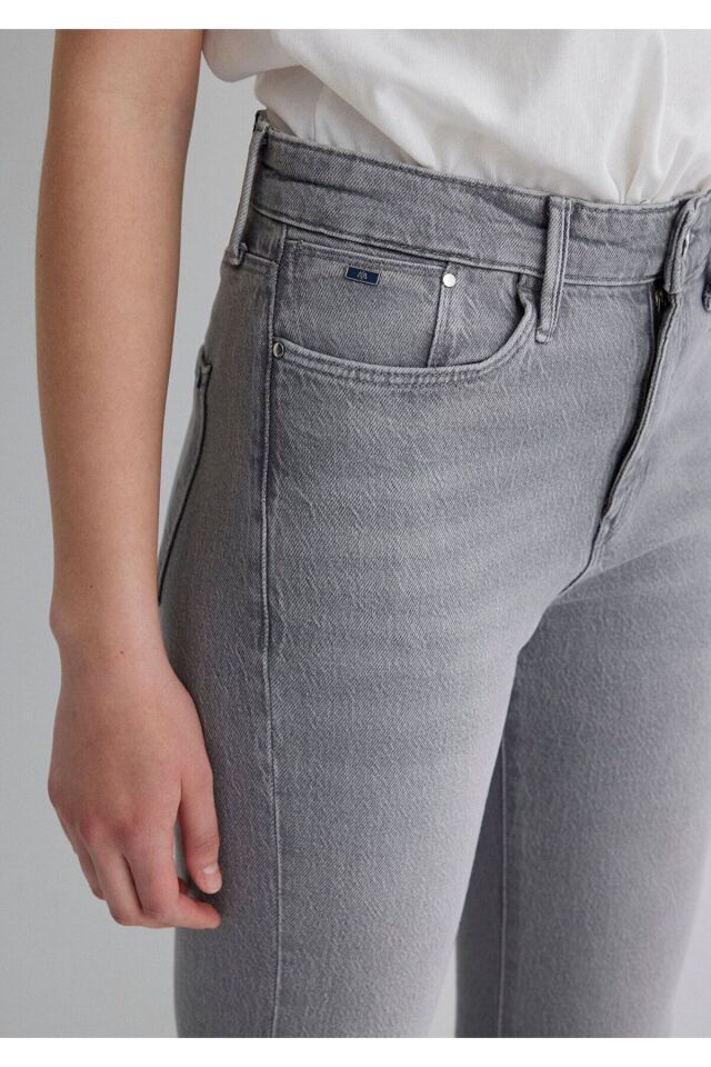 MAVİ KADIN JANE  Mid Smoke Classic Denim 1010917-89182
