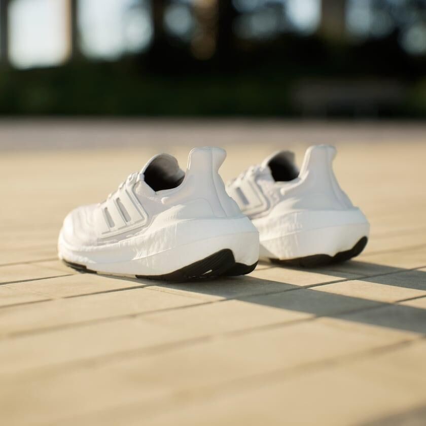 ADİDAS KADIN KOŞU AYAKKABISI ULTRABOOST LIGHT W GY9352