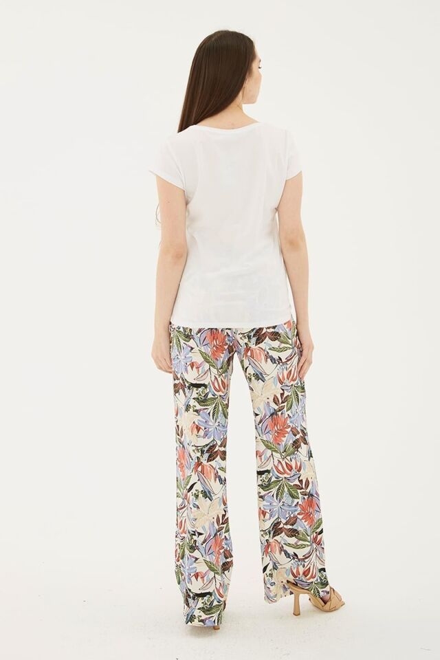 FASHION FRIENDS KADIN V YAKA CEPLİ T-SHİRT 23Y-TST0710K1 BEYAZ - XL