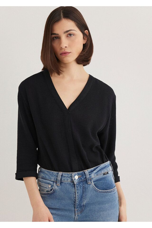 MAVİ KADIN V YAKA UZUN KOLLU BLUZ  Siyah 1210798-900