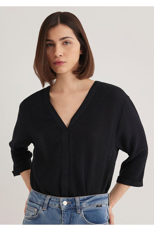 MAVİ KADIN V YAKA UZUN KOLLU BLUZ  Siyah 1210798-900