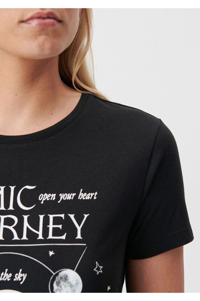 MAVİ KADIN COSMIC JOURNEY BASKILI GRAFİK TİŞÖRT Siy 1611725-900 SİYAH - XS
