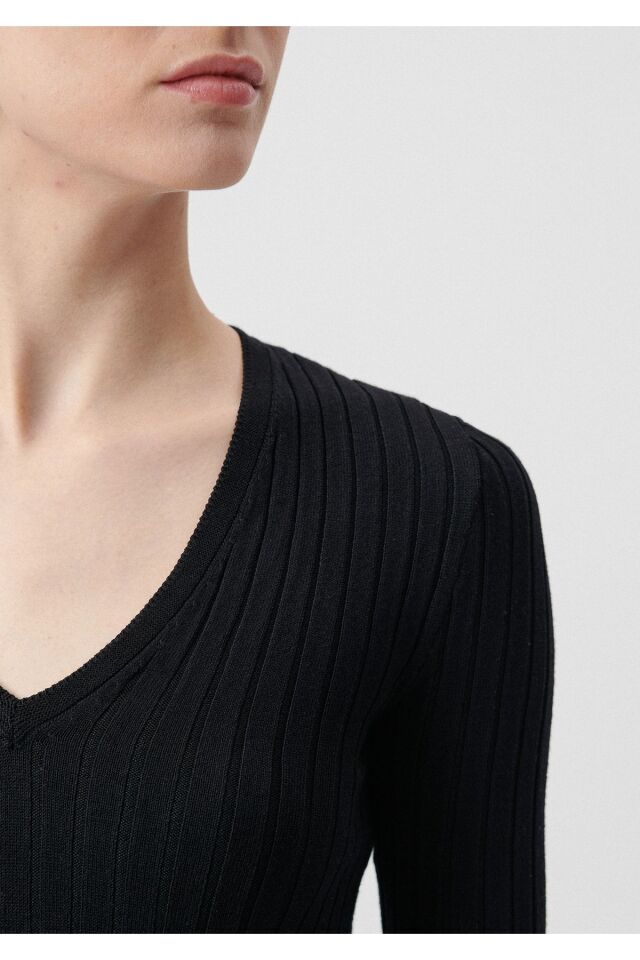 MAVİ KADIN V YAKA KAZAK Siyah 1710300-900 SİYAH - L