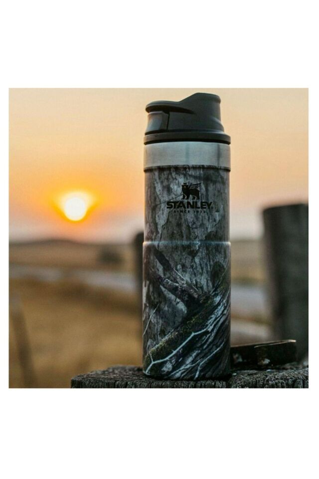 STANLEY 16OZ CLASSIC TRGR-ACTN MUG MOSYOAKCNTRYDNA EU 10-06439-221 AĞAÇ DESENLİ - 0,47 LT