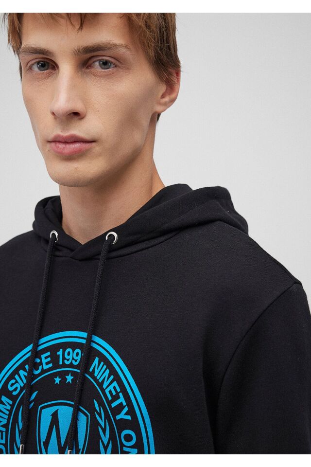 MAVİ ERKEK BASKILI KAPÜŞONLU SWEATSHIRT Siyah 0611721-900