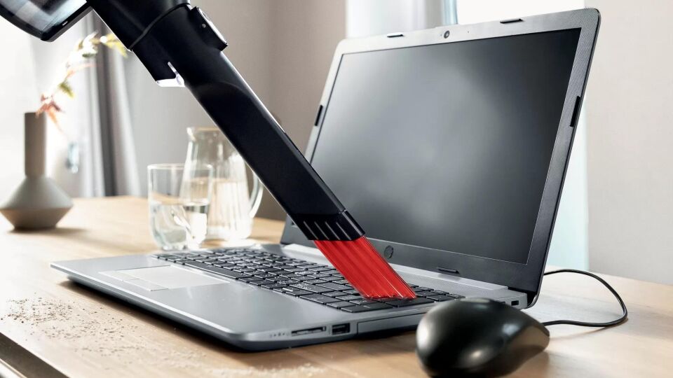 BOSCH DİK ŞARJLI ELEKTRİK SÜPÜRGESİ BCS712XXL