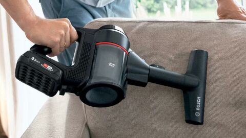 BOSCH DİK ŞARJLI ELEKTRİK SÜPÜRGESİ BCS712XXL