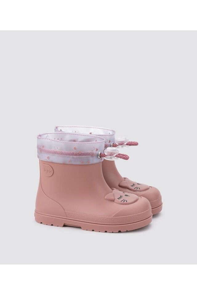 PEMBE