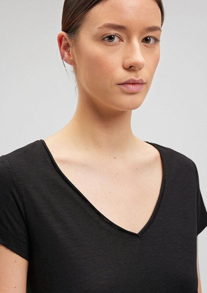 LUX YAKA SİYAH MODAL TİŞÖRT TOUCH V 166446-900 .