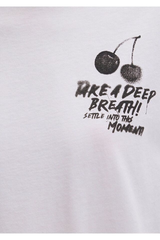 MAVİ KADIN SLOGAN BASKILI GRAFİK TİŞÖRT BEYAZ 1613484-620