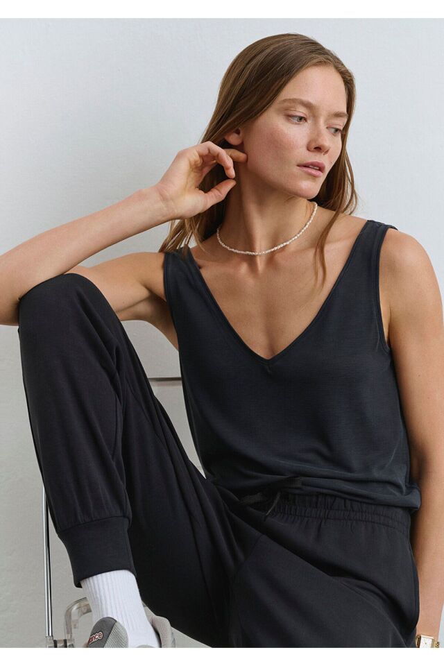 MAVİ KADIN KOLSUZ PENYE Siyah 1610423-900