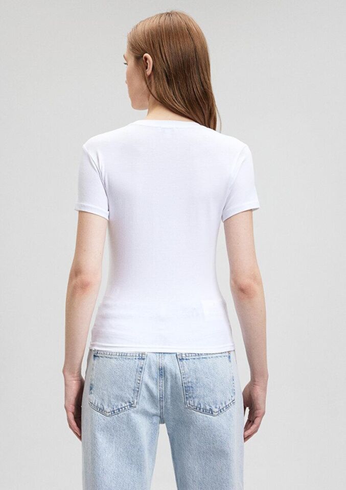 MAVİ KADIN YUVARLAK YAKA BASIC TİŞÖRT BEYAZ 1600963-620