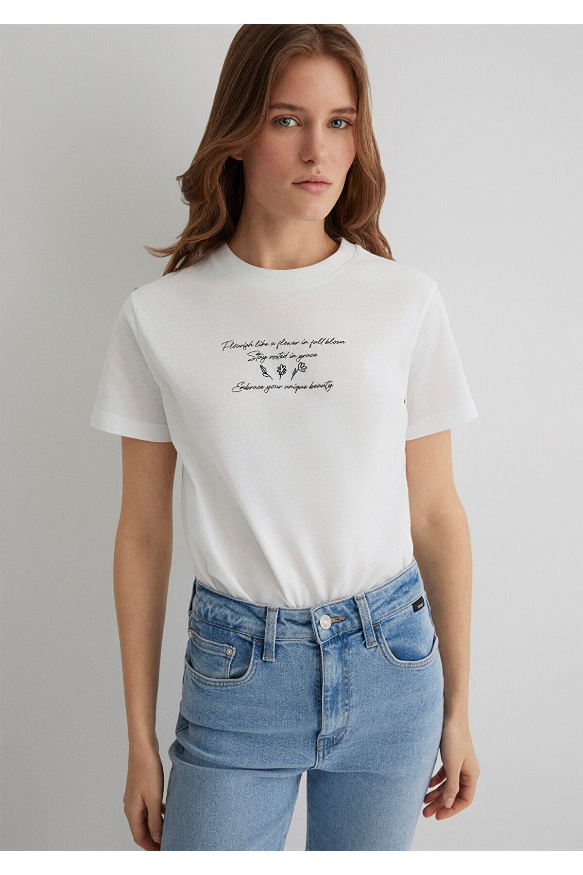 MAVİ KADIN GRAFİK BASKILI MODELLİ TİŞÖRT Kırık Beya 1613133-70057