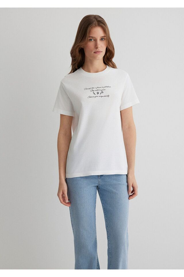 MAVİ KADIN GRAFİK BASKILI MODELLİ TİŞÖRT Kırık Beya 1613133-70057