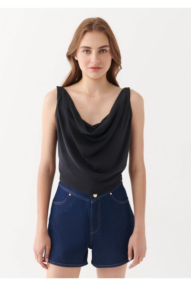 MAVİ KADIN KOLSUZ PENYE Siyah 1610420-900