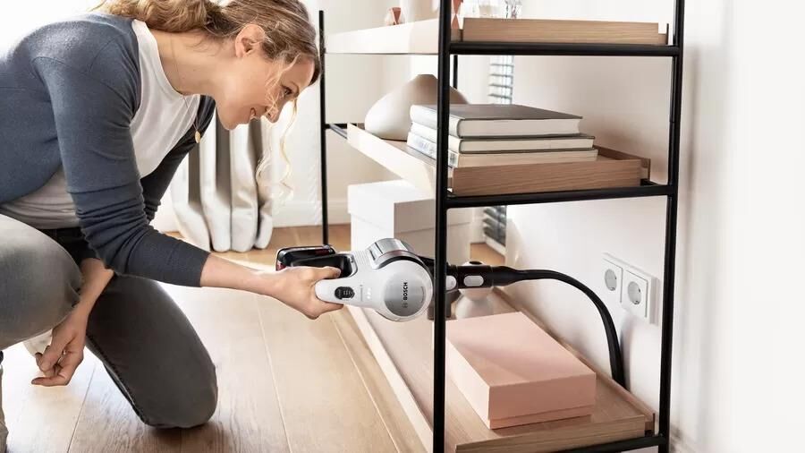 BOSCH BCS711XXL ŞARJLI SÜPÜRGE UNLİMİTED 7 BEYAZ BCS711XXL