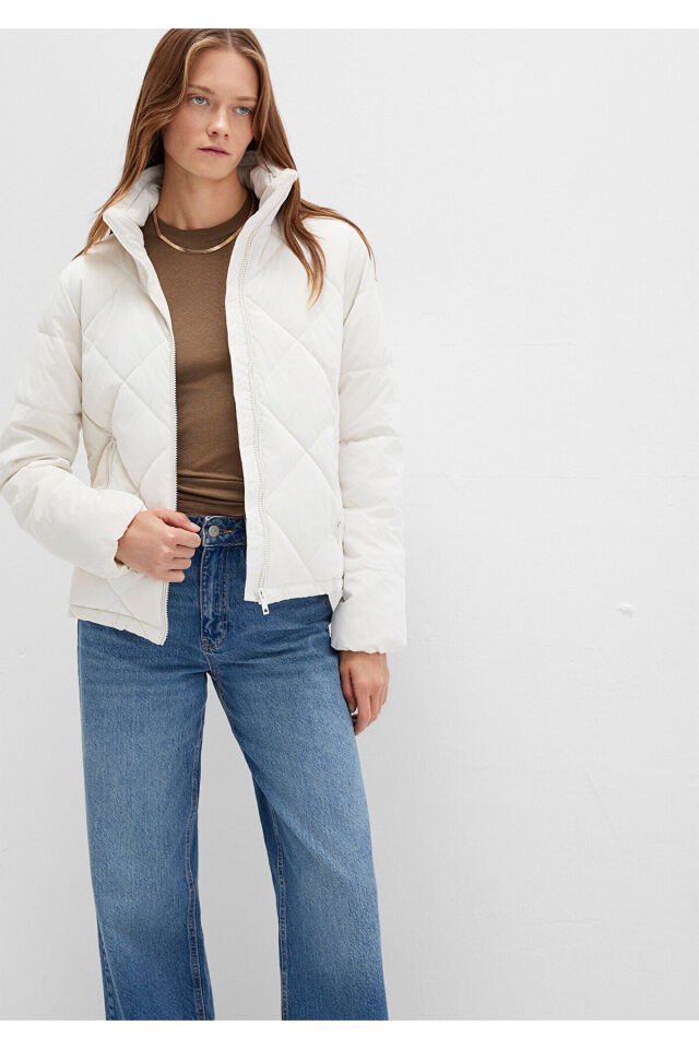 MAVİ KADIN ELMAS KAPİTONE CEKET Kırık Beyaz 1110230-70057