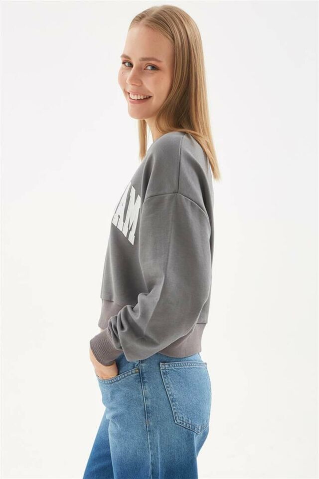 FASHION FRIENDS KADIN BASKILI CROP SWEAT 24K0050K1